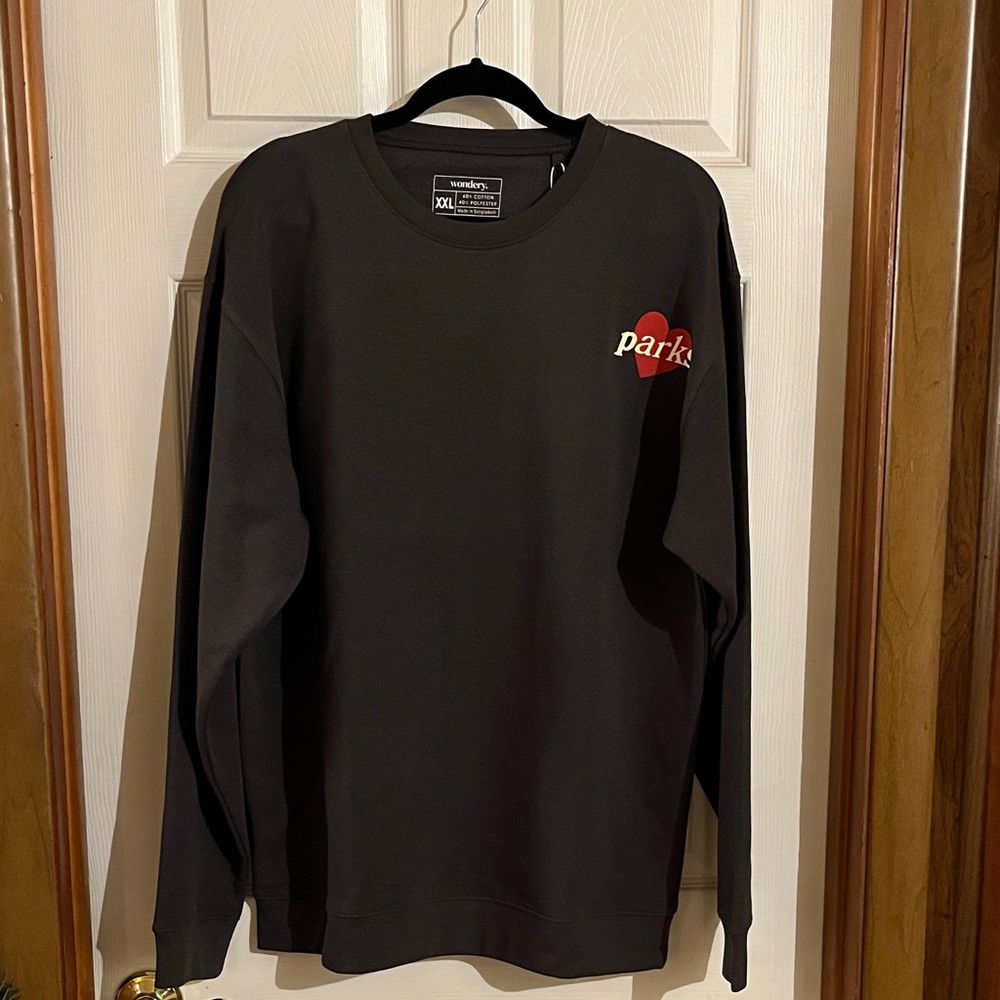 NWT Wondery “My Heart Is At The Parks” Women's Crewneck Sweatshirt